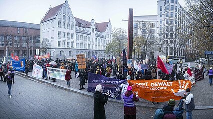 Feministische Demonstration zum Tag gegen Gewalt an Frauen  in München