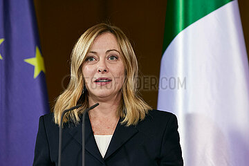 Berlin  Deutschland - Die Ministerpraesidentin der italienischen Republik Giorgia Meloni bei einer Pressekonferenz im Kanzleramt.