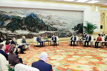 CHINA-BEIJING-HAN ZHENG-RUSSIA-REPRESENTATIVES-MEETING (CN)
