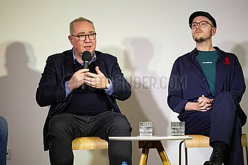 Diskussion über Homo- und Transfeindlichkeit im Sub in München