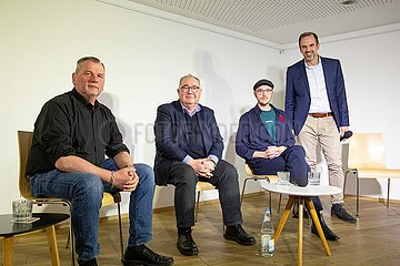 Diskussion über Homo- und Transfeindlichkeit im Sub in München
