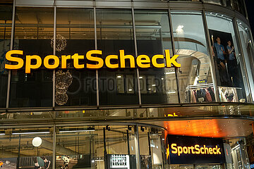Deutschland  Bremen - Filiale der Sportartikelkette SportScheck (Signa-Holding) in der City  Insolvenzantrag am 30.11.23