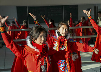 CHINA-CHONGQING-PRIMARY SCHOOL-CULTURE-FACE-CHANGING (CN)