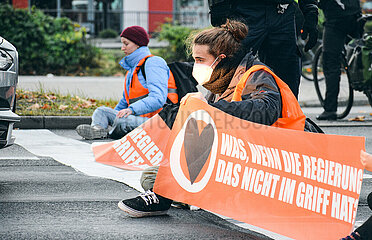 Letzte Generation blockiert B109 nahe Granitzstraße