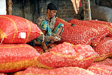 Zwiebel Großmarkt in Dhaka  Bangladesch