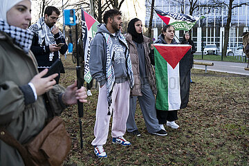 Demonstration gegen Waffenlieferungen am Israel bei Rheinmetall München