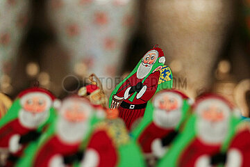 Artisans Manufacturing Christmas Decorations For Christmas Day
