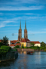 Polen  Wroclaw - Blick auf Ostrow Turmski (Dominsel) mit dem gotischen Breslauer Dom (1244 bis 1341)