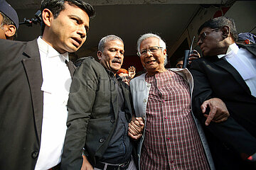 Nobelpreisträger Muhammad Yunus vor Gericht in Dhaka