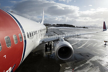 Evenes  Norwegen  Rumpf eines Flugzeugs der Norwegian Airlines auf dem Flughafen Harstad/Narvik