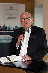 Hamburg  Dr. Michael Vesper haelt beim Derbydinner eine Rede
