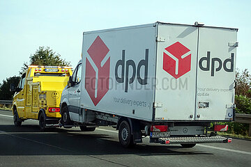 Kamen  Deutschland  Lieferwagen von dpd wird auf der A1 abgeschleppt
