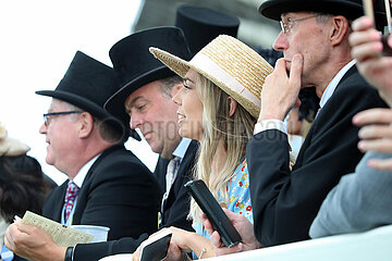 Royal Ascot  Audience at the racecourse