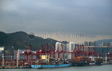 Hong Kong  China  Frachtschiffe im Kwai Tsing Container Hafen