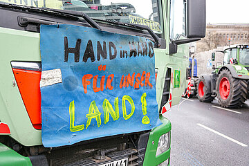 Bauernproteste auf der Straße des 17. Juni in Berlin