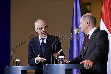 Berlin  Deutschland - Luc Frieden und Olaf Scholz bei der gemeinsamen Pressekonferenz im Kanzleramt.