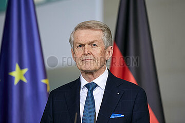 Berlin  Deutschland - Kai Weber bei der Pressekonferenz anlaesslich des Treffens der Allianz fuer Transformation.