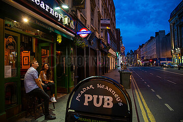 Republik Irland  Dublin - Kneipenviertel Tempel Bar  beliebt bei Einheimischen und Touristen