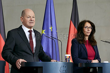 Berlin  Deutschland - Pressekonferenz mit Olaf Scholz und Yasmin Fahimi anlaesslich des Treffens der Allianz fuer Transformation.