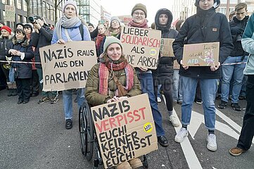Motto „Zusammen gegen rechts – Hamburg für Demokratie!“