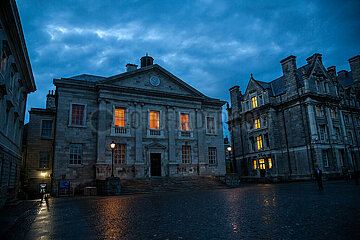 Republik Irland  Dublin - Trinity College 1592  auf dem Campus