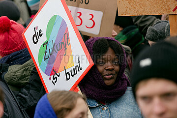 Berlin  Deutschland - Demonstration  Hand in Hand gegen Rechts