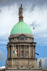 Republik Irland  Dublin - Turm des Custom House (1781–1791  Neoklassizismus)  heute Umweltministerium und Kommunalverwaltung) im Stadtzentrum