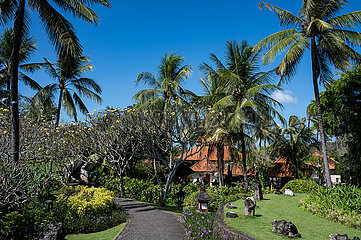 Bali  Indonesien  Garten mit Palmen in der Hotelanlage Grand Hyatt Bali am Strand von Nusa Dua