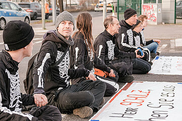 Blockade kündigt Hungerstreik an