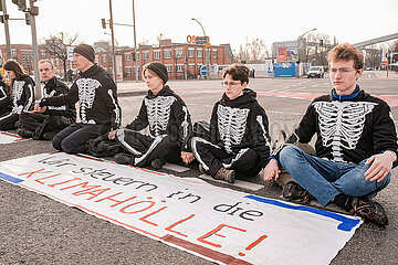 Blockade kündigt Hungerstreik an