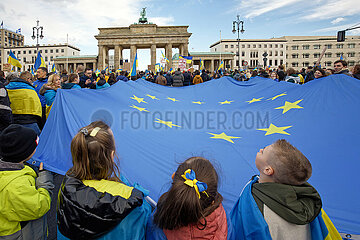 Berlin  Deutschland  DEU - Pro-ukrainische Demonstration VictoryForPeace Frieden verteidigen