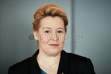 Berlin  Deutschland - Senatorin Franziska Giffey bei der Pressekonferenz zur Berliner Tourismus-Bilanz 2023.