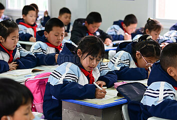 CHINA-QINGHAI-QUAKE-AFFECTED AREA-SCHOOL-NEW SEMESTER (CN)