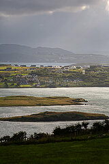 Republik Irland  Manorcunningham - Blick auf den River Swilly  muendet in den Meeresarm Lough Swilly