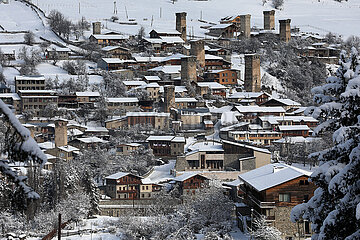 Mestia  Georgien  Stadtansicht im Winter