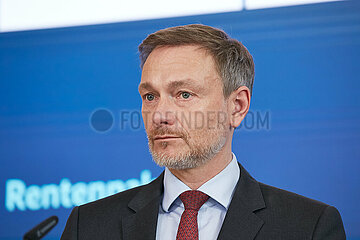 Berlin  Deutschland - Bundesfinanzminister Christian Lindner bei der Vorstellung Rentenpaket II.