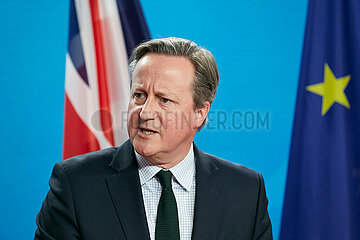 Berlin  Deutschland - Der britische Aussenminister David Cameron bei einer Pressekonferenz im Aussenministerium.