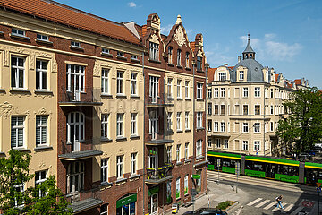 Polen  Poznan - renovierte Altbauten aus der Gruenderzeit im Stadtteil Wilda