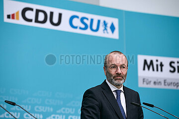 Berlin  Deutschland - Manfred Weber bei der Pressekonferenz zur Vorstellung des Europawahlprogramms von CDU und CSU.