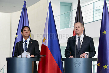 Berlin  Deutschland - Ferdinand Marcos Junior und Olaf Scholz bei der gemeinsamen Pressekonferenz im Kanzleramt.