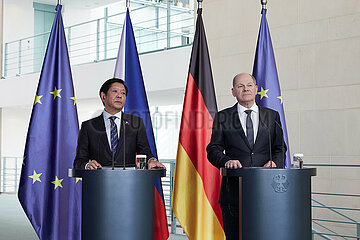 Berlin  Deutschland - Ferdinand Marcos Junior und Olaf Scholz bei der gemeinsamen Pressekonferenz im Kanzleramt.