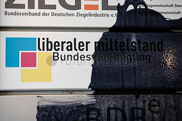 Letzte Geneneration beschmiert FDP-Zentrale in Berlin