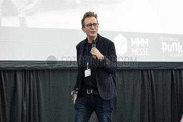 Investmentpunk Gerald Hörhan bei der MMM-Messe