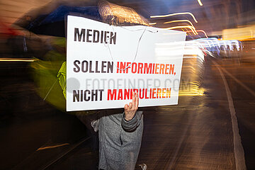 Mehrere Übergriffe auf die Presse bei Schwurblerdemo in München