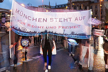 Mehrere Übergriffe auf die Presse bei Schwurblerdemo in München