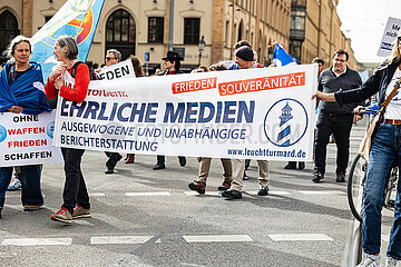 Verschwörungsideologische Friedensdemo in München