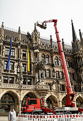 Kran am Rathaus in München