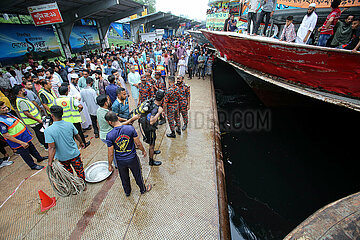 At least 5 killed in Sadarghat ship accident in Dhaka