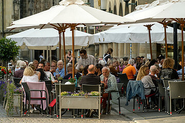Deutschland  Muenster - Gastronomie des Ratskellers Muenster am Prinzipalmarkt in der Altstadt