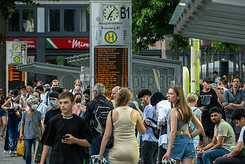 Deutschland  Muenster - Bushaltestelle beim Hauptbahnhof